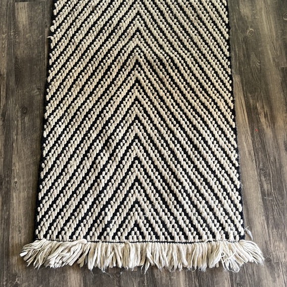 Target rug - Picture 2 of 3